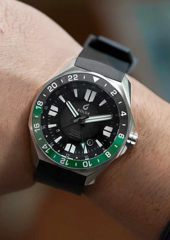 boldr-odyssey-44-freediver-gmt-black-green 4