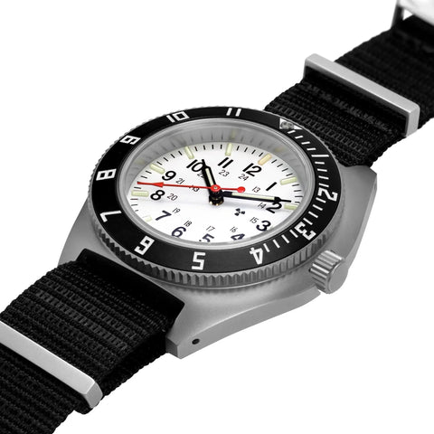 MARATHON 41mm SSNAV Arctic Steel Navigator Quarz - White Dial - WW194001SS