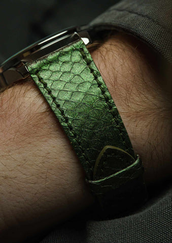 Awake-sơn-mai-silver-leaf-jurassic-watch-raptors-limited-edition 11