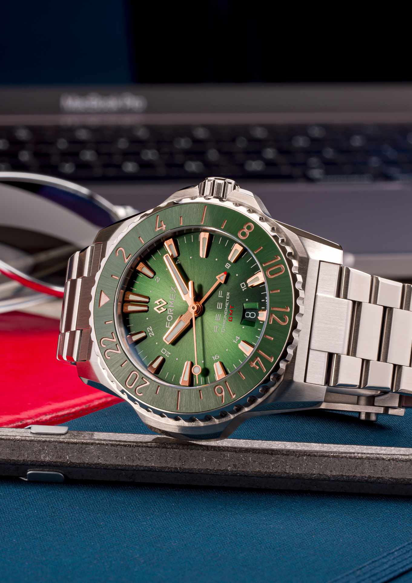 Time zone watches/GMT banner