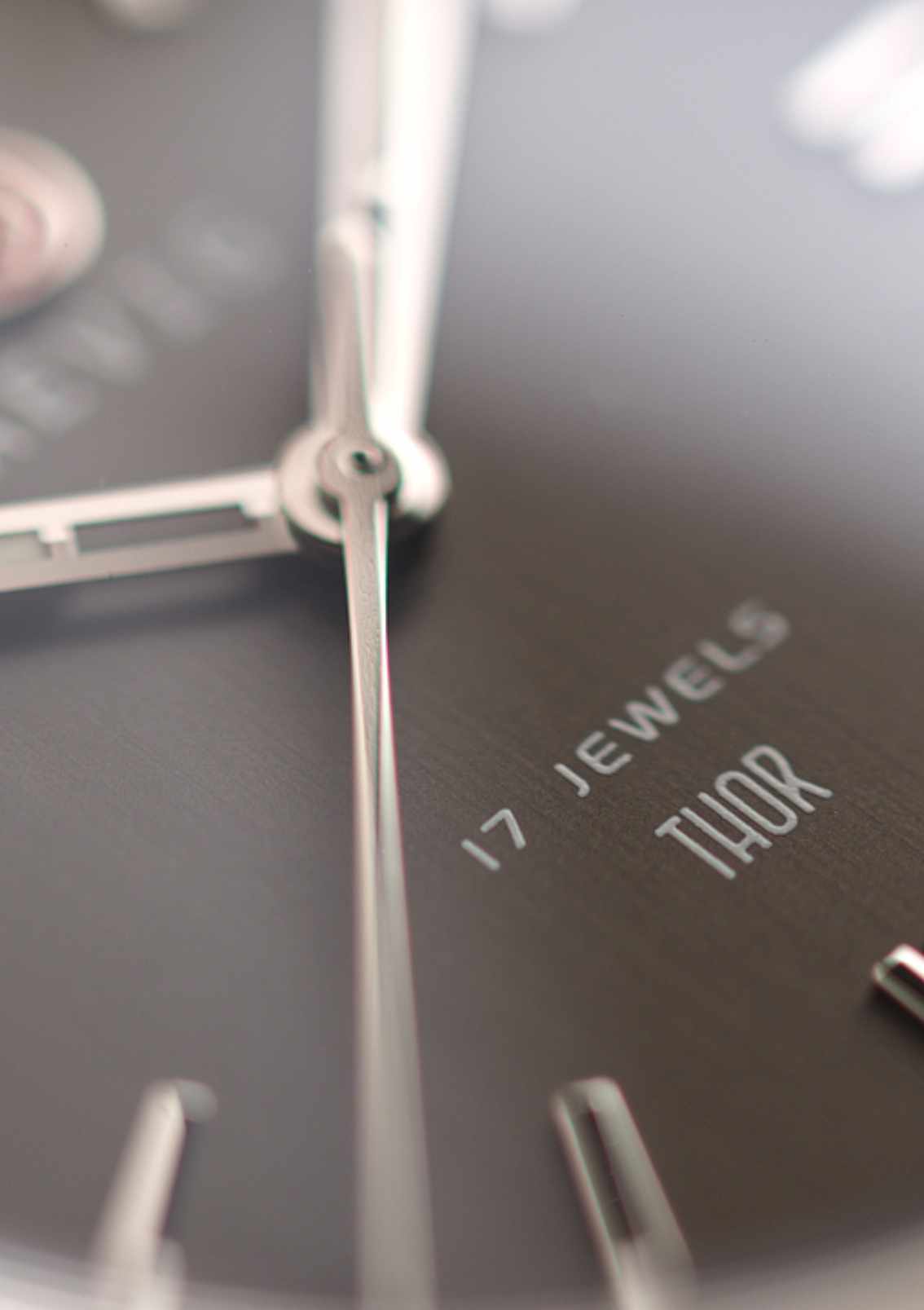 Aevig-thor-grey_6