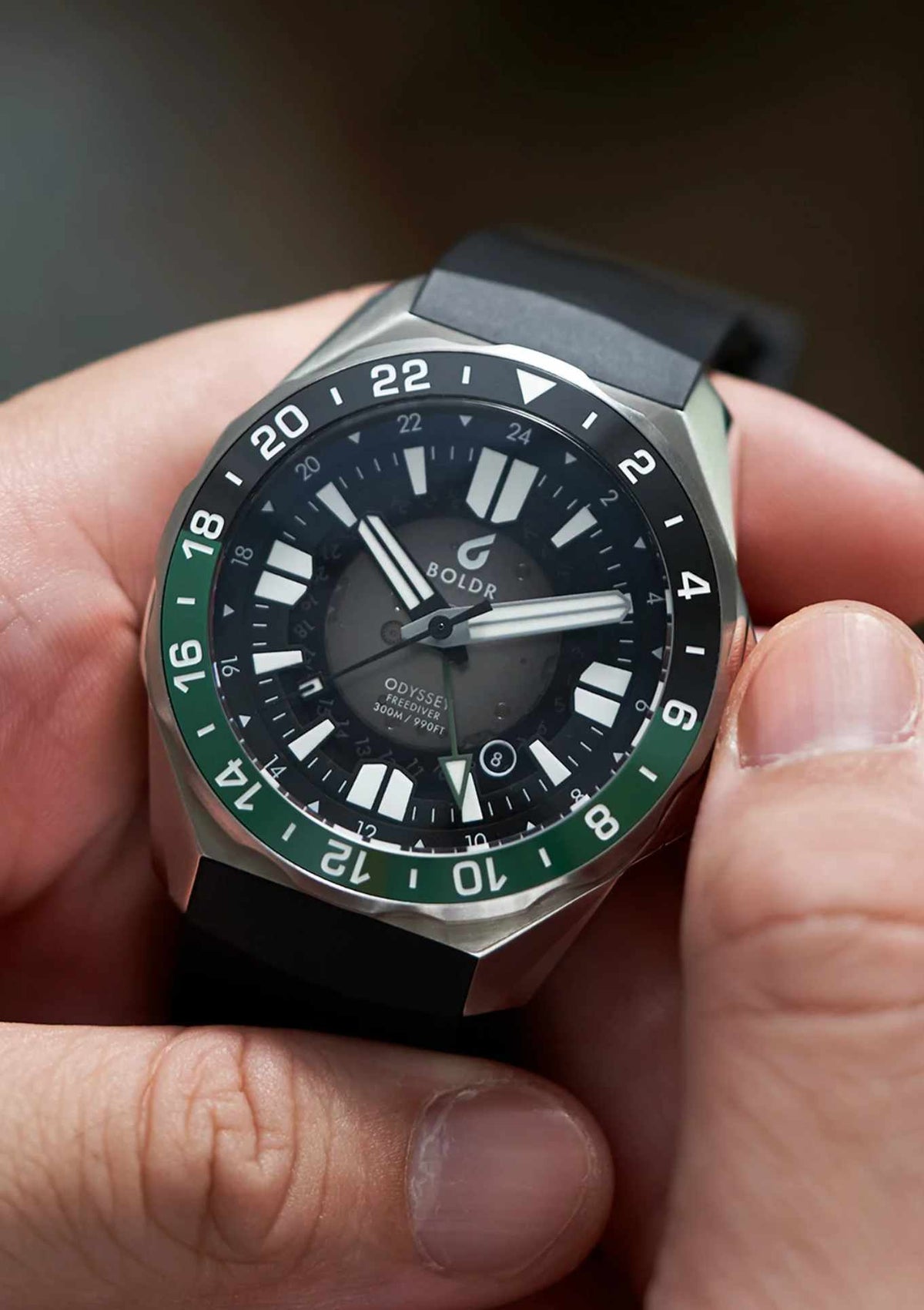 boldr-odyssey-44-freediver-gmt-black-green 3