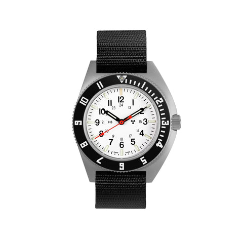 MARATHON 41mm SSNAV Arctic Steel Navigator Quarz - White Dial - WW194001SS