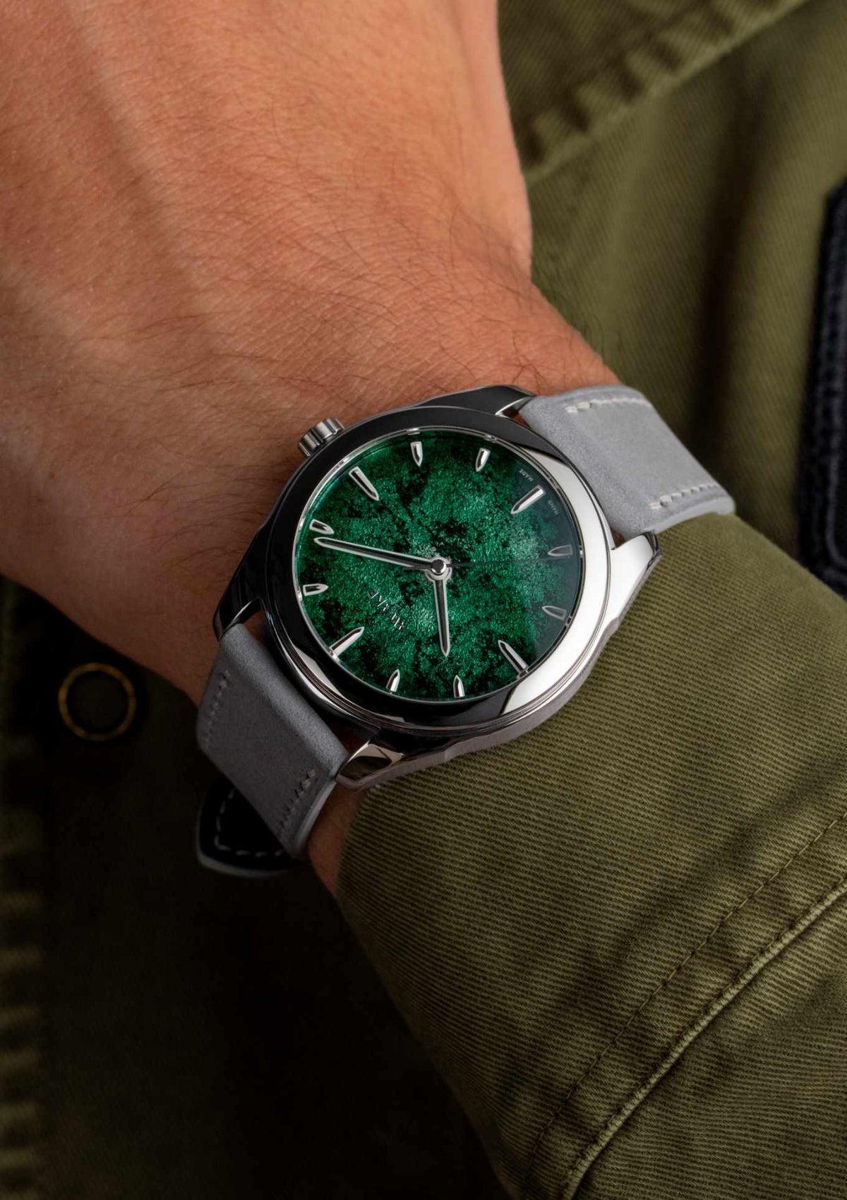 Awake-sơn-mai-frosted-leaf-green-limited-edition 6