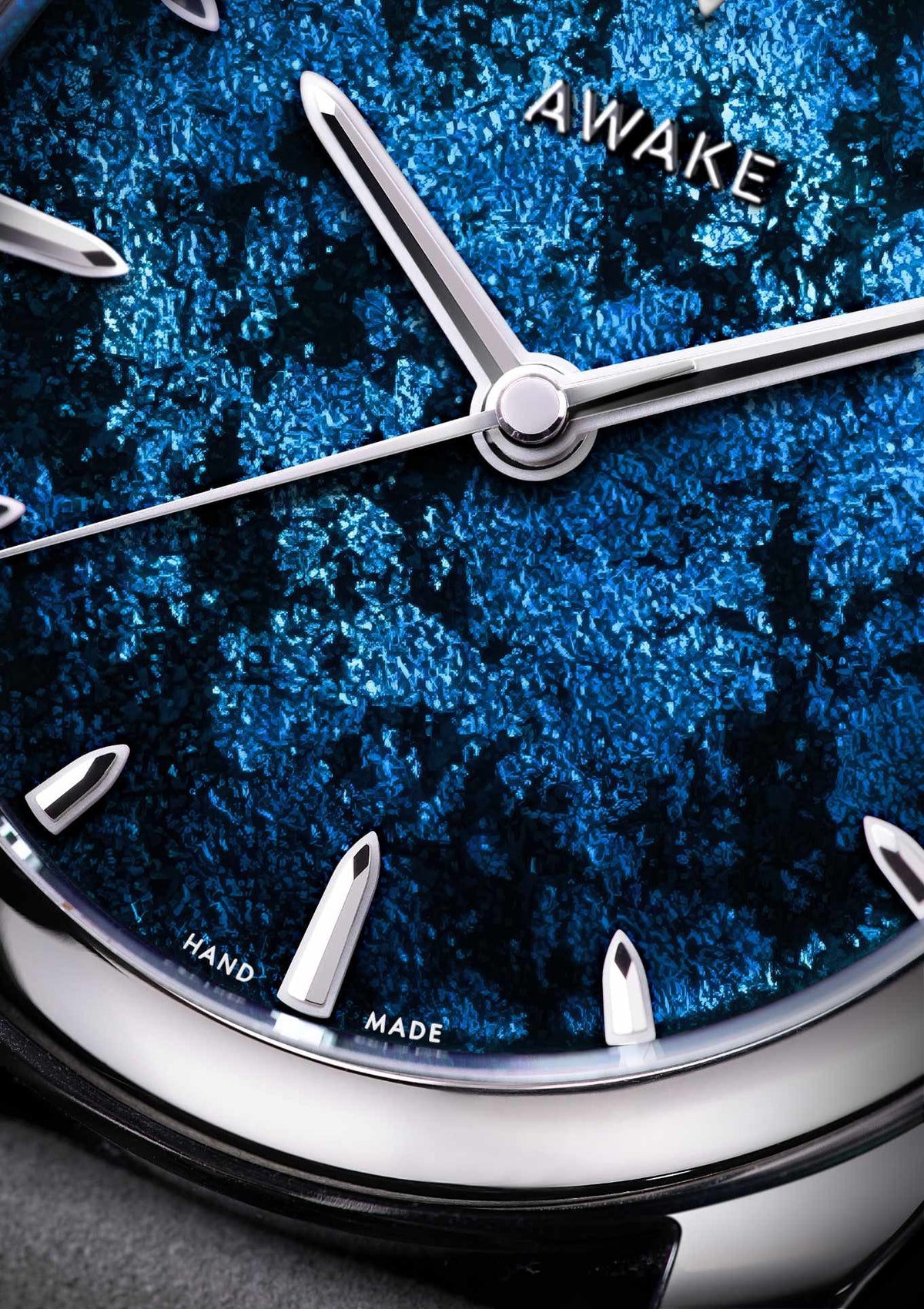 Awake-sơn-mai-frosted-leaf-blue-limited-edition 3